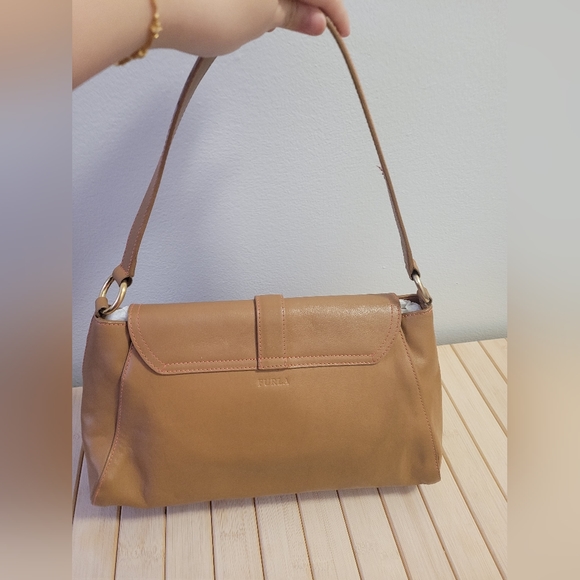 Furla shoulder leather bag tan colour with gold hardware - vintage - Picture 4 of 16